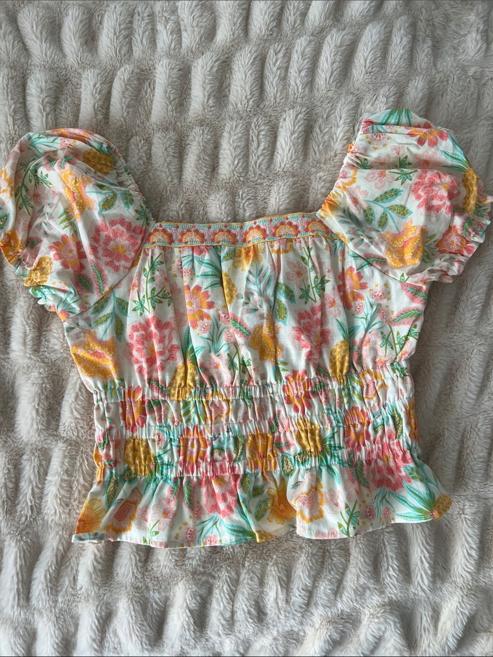 Rachel Zoe White Floral Smocked Puff Sleeve Crop Top